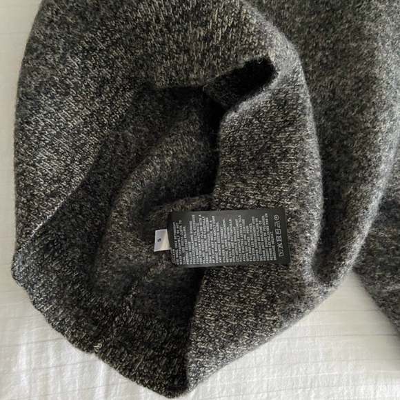 Uniqlo 100% wool sweater - Picture 4 of 8